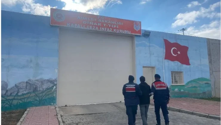 Afyonkarahisar’da Dolandırıcılık Suçundan Aranan Şahıs Yakalandı